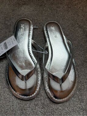 J. Crew Silver Metallic Leather Flip-Flop Sandals girls size 13 new with tags